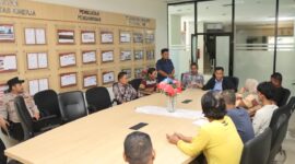 Viral di Media Sosial, Kasus Pelemparan Petasan terhadap Sopir Angkot Berakhir Damai.