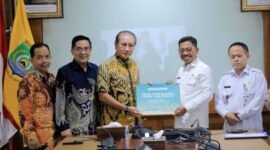 Terima 500 Wakaf Al-Qur’an, Pemkot Tangerang Lakukan Pendistribusian ke Masyarakat 