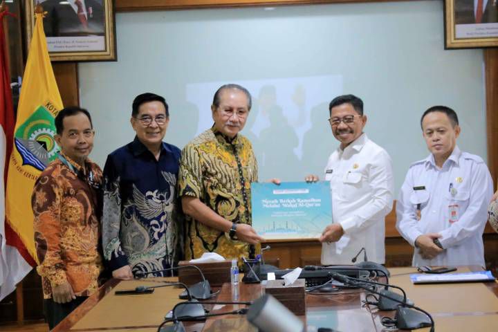 Terima 500 Wakaf Al-Qur’an, Pemkot Tangerang Lakukan Pendistribusian ke Masyarakat 