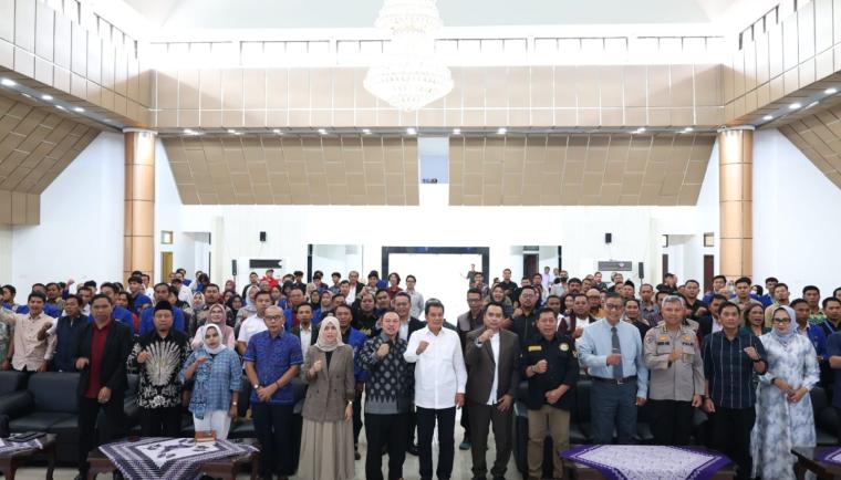 Bupati Tangerang Buka Seminar Hukum Nasional 
