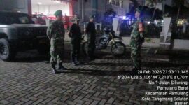 Patroli Ramadhan, Diperkuat Babinsa Bersama Komduk Jaga Keamanan.