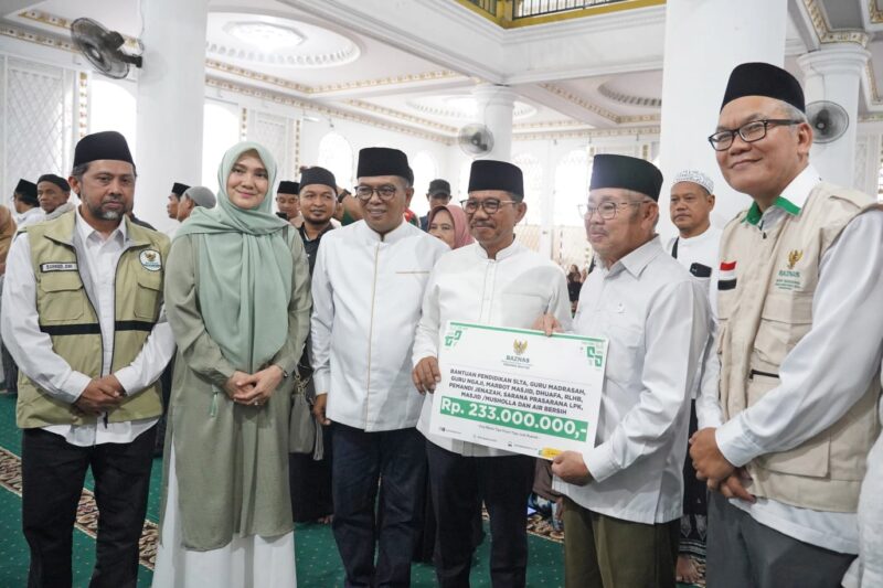 Walikota Tangerang Dampingi Gubernur Banten Safari Ramadhan dan Serahkan Bantuan Masjid 

