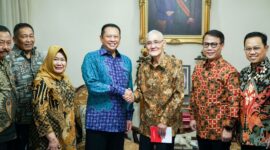 Bamsoet Kenang Almarhum Jenderal TNI (Purn) Try Sutrisno Sebagai Prajurit Sejati Penjaga Pancasila dan Konstitusi
