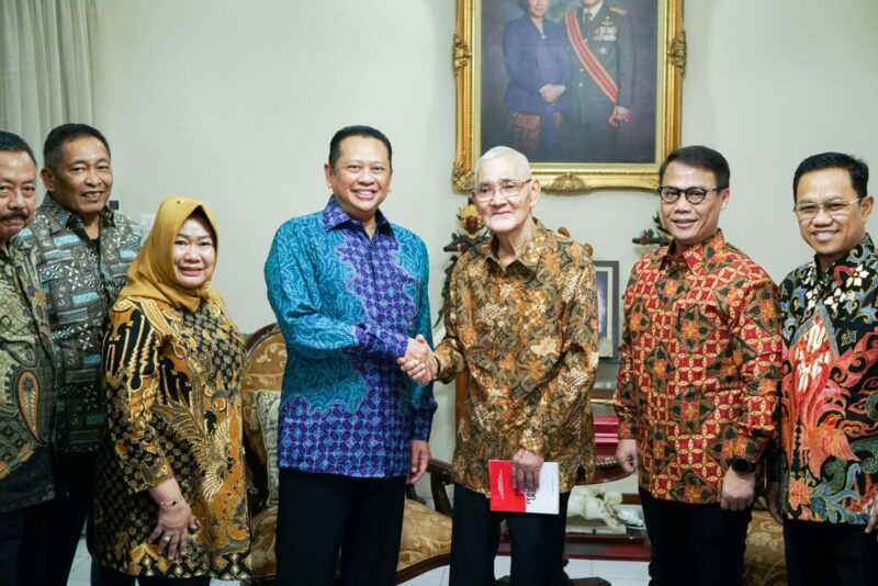 Bamsoet Kenang Almarhum Jenderal TNI (Purn) Try Sutrisno Sebagai Prajurit Sejati Penjaga Pancasila dan Konstitusi
