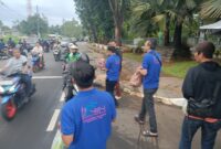 Minggu Ketiga, SMSI Tangsel Bagikan Seratus Paket Takjil untuk Ojol dan Pengguna Jalan Depan Balaikota Tangsel