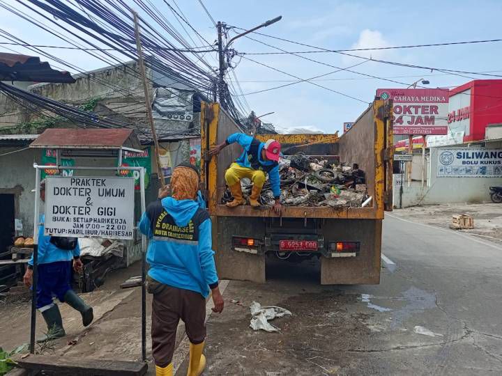 DLH Kota Tangerang Gerak Cepat Bersihkan Lingkungan Pascabanjir