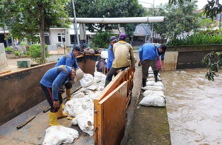 Pemkot Tangerang Pasang Kisdam Darurat Guna Antisipasi Banjir