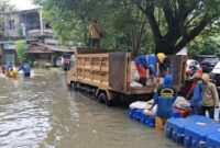 DPUPR Kota Tangerang Operasikan Puluhan Pompa Air untuk Tangani Banjir di Periuk