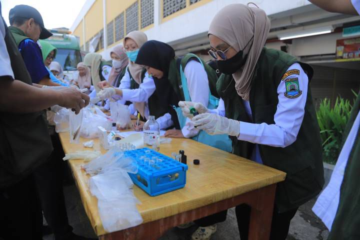 Jelang Idulfitri DKP Kota Tangerang Perketat Pengawasan Pangan di Pasar Anyar