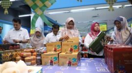 Disperindagkop UKM Kota Tangerang Lakukan Pengawasan Parsel Lebaran di Sejumlah Toko Retail
