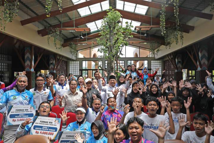 Apresiasi Prestasi Peraih Mendali FORNAS VIII, Pemkot Tangerang Berikan Penghargaan dan Bonus