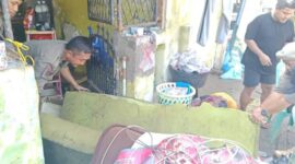 Banjir Surut di Kota Tangerang, Petugas Fokus Bersihkan Sisa Lumpur