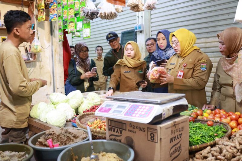 Jelang Idulfitri, Wabup Tangerang Pantau Harga dan Ketersediaan Pangan di Pasar Cisoka