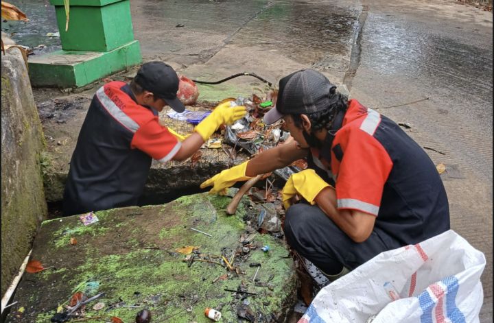Antisipasi Genangan Banjir, Kecamatan Cibodas Intensifkan Normalisasi Drainase