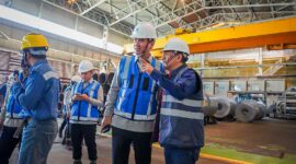 Direktur Utama Krakatau Steel Dr. Akbar Djohan bersama Komisi VI DPR RI, Danantara, dan BP BUMN meninjau fasilitas produksi Krakatau Steel di Cilegon.