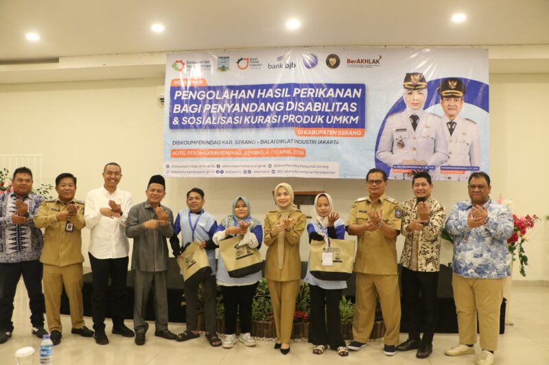 Tingkatkan SDM, Bupati Serang Ratu Zakiyah Beri Pelatihan Penyandang Disabilitas
