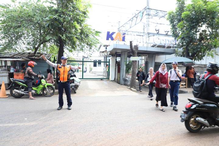 Dishub Kota Tangerang Lakukan Penertiban Parkir Liar di Batuceper