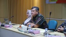 Dinas Perindakop UKM Kota Tangerang mengelar kegiatan sosialisasi penyelesaian perkara gugatan sederhana dan mediasi yang dihadiri oleh Masouki Narasumber Mahkamah Agung juga para pelaku UMKM se-Kota Tangerang. Lokasi: Aula Gedung Cisadane, Kec. Karawaci, Kota Tangerang, Provinsi Banten Kamis (9/4/26).