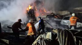 Tujuh Jam Pemadaman, Kebakaran Limbah di Jatiuwung Akhirnya Terkendali