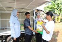 Bang SaMa Sambangi Cimone Jaya, Warga Antusias Dapatkan Beras Murah