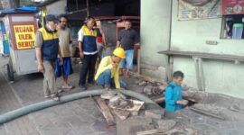 Cegah Genangan, Drainase di Cibodas Dinormalisasi Gunakan Truk Vakum