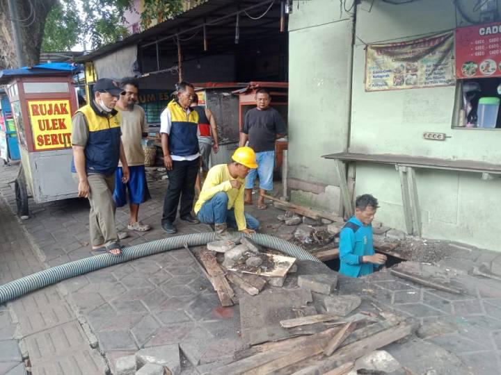 Cegah Genangan, Drainase di Cibodas Dinormalisasi Gunakan Truk Vakum