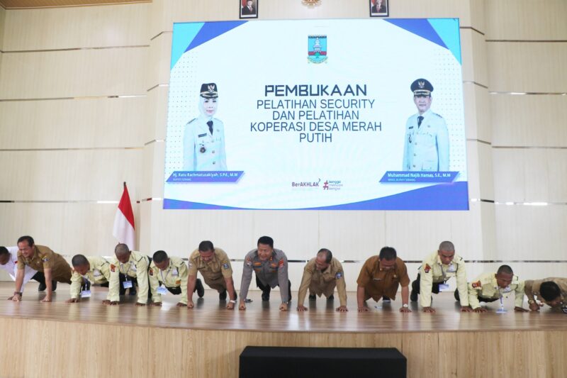Tes Kesiapan Fisik, Wabup Najib Hamas Ajak Push Up Peserta Pelatihan Security