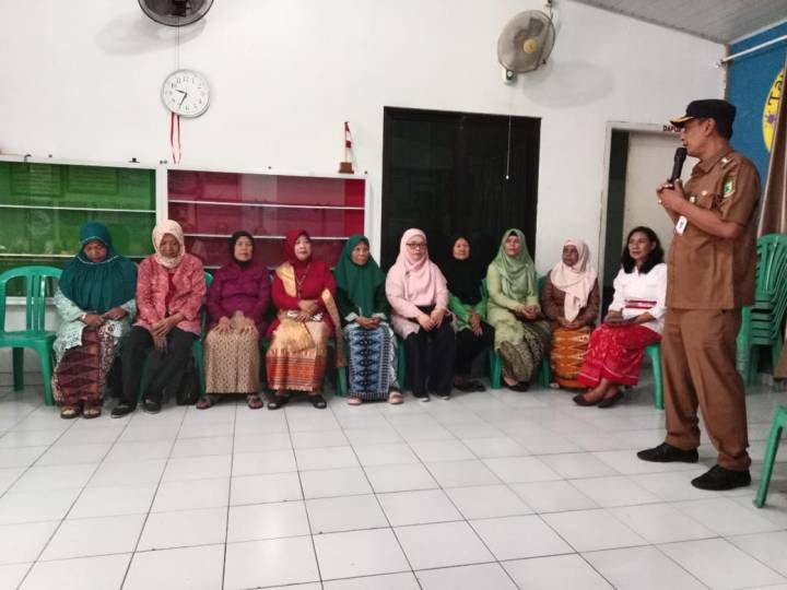 Sekolah Lansia Buncis Larangan Utara Rayakan Kartini dengan Fashion Show dan Kuis