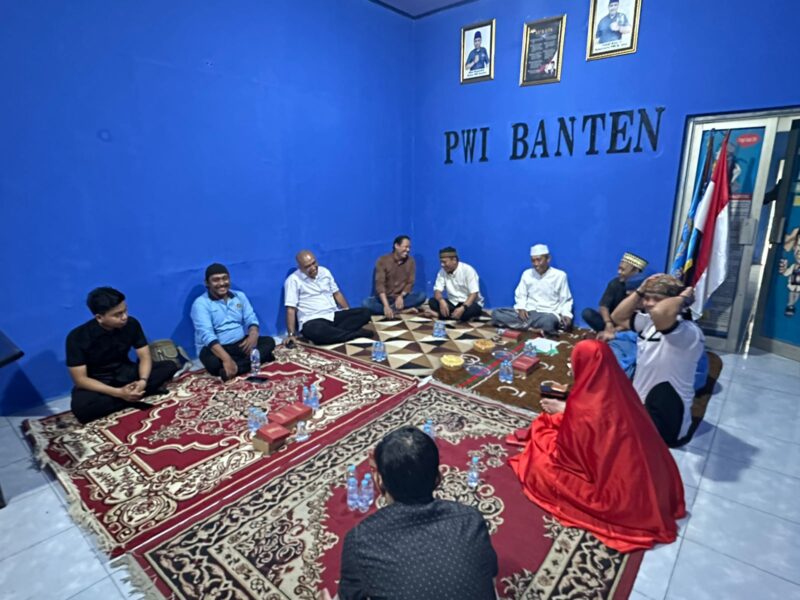 PWI Banten Gelar Yasin & Tahlil Hari Ke-4 untuk Almarhum Zulmansyah Sekedang