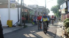 Camat Larangan Bersama Anggota Dewan Gelar Aksi Gowes Keliling Wilayah
