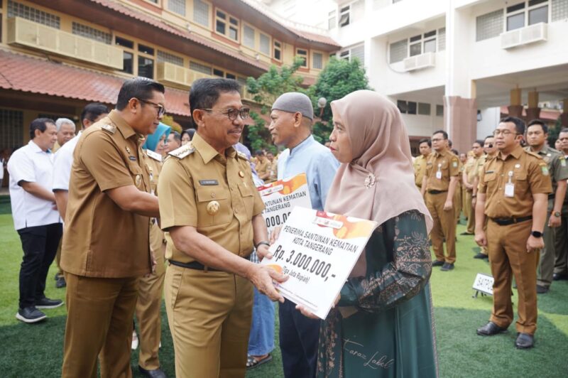 Apel Senin Walikota Tangerang Berikan Penghargaan Kepada Pilar Pilar Sosial.