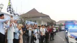Lepas 388 Jemaah Calon Haji, Pesan Bupati Serang Jaga Akhlakul Karimah
