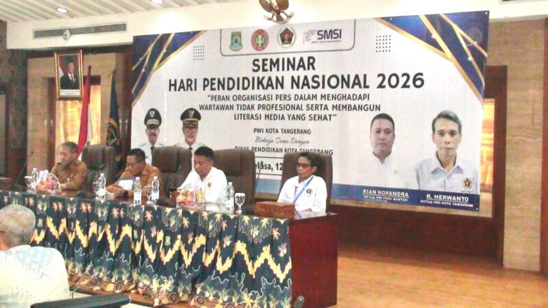 Buka Seminar Literasi Media, Sekda Tangerang Tekankan Sinergi Pendidikan dan Pers