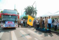 Lepas 393 Calhaj Kloter 16, Maryono Ingatkan Jemaah Jaga Kesehatan di Tanah Suci