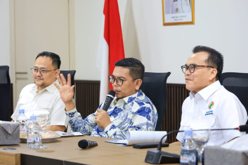 Gubernur Andra Soni Dorong Dewan Koperasi Indonesia Aktif Dukung Koperasi Merah Putih