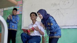 Satu Tahun Zakiyah–Najib, 3.118 Siswa dan 253 Guru Terima Beasiswa