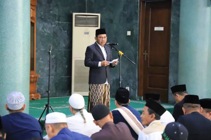 Khidmat, Ribuan Jemaah Gelar Salat Iduladha di Masjid Raya Al-A’zhom