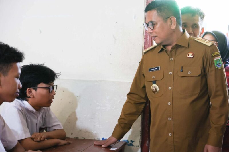 Tinjau MBG dan Pra-SPMB, Andra Soni Tekankan Pelayanan Maksimal bagi Masyarakat