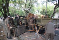 Kembalikan Fungsi Fasilitas Umum, Satpol PP Kota Tangerang Tertibkan PKL di Kawasan Tugu Adipura