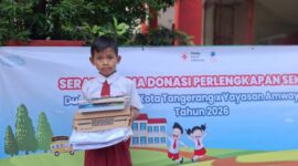 Dukung Pendidikan Anak Sejahtera, PMI Kota Tangerang dan Yayasan Amway Peduli Bagikan 300 Perlengkapan Sekolah 