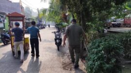 Trantib Cipondoh Tertibkan PKL di Kawasan GOR Gondrong Setelah Tahapan Persuasif Dilakukan