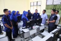 Tinjau SPMB Domisili Lingkungan di SMAN 1 Cilegon, Andra Soni Tegaskan Pendaftaran Harus Sesuai Mekanisme

