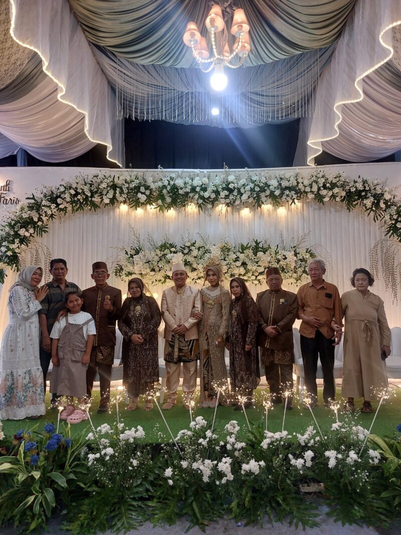 Iyal Faris Ahmad Syakib & Runti Widiarwati Resmi Menikah dengan Adat Pati, Ahmad Putra: Jadilah Keluarga Sakinah Penuh Berkah