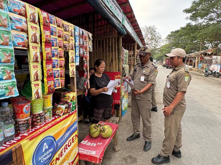 Respon Keluhan Warga, Pemkot Tangerang Lakukan Penertiban Lapak Liar di Situ Bulakan Periuk