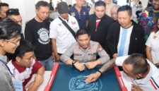 Meriahkan HUT Bhayangkara ke-80, Kapolres Tangerang Kota Gelar Turnamen Domino Berhadiah Motor Listrik
128 Peserta Ramaikan Domino Sabuk Kamtibmas Kapolres Cup 2026, Juara 1 Dapat Motor Listrik