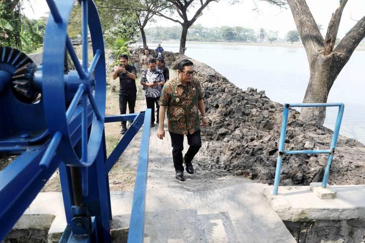 Maryono Tinjau Pembangunan Turap Situ Bulakan, Perkuat Upaya Pengendalian Banjir
