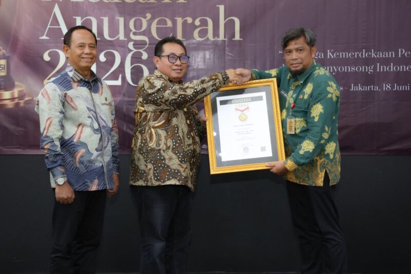 Andra Soni Raih Anugerah SMSI 2026 Kategori Spirit Pers Indonesia