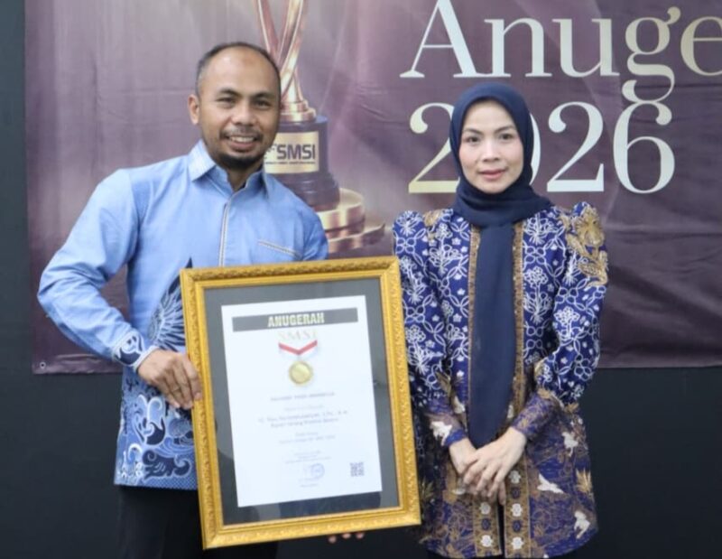 Bupati Serang Terima Anugerah SMSI sebagai Sahabat Pers Indonesia 2026