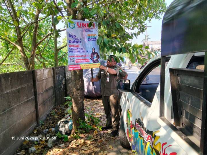 Respon Keluhan Warga, Pemkot Tangerang Tertibkan Spanduk Liar di Jalan Pajajaran Jatiuwung