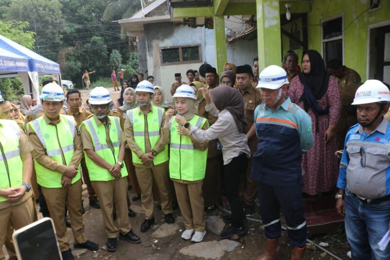 Bupati Serang Letakkan Batu Pertama Pembangunan SDN Inpres Cikeusal